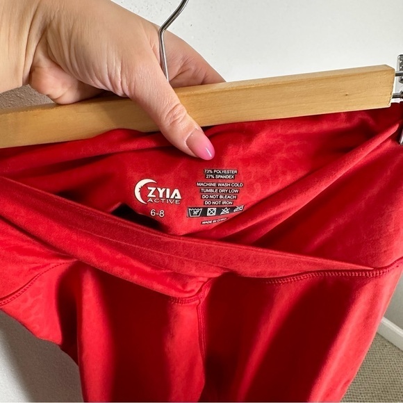 ZYIA Scrunchy What Light N Tight Hi-rise 7/8 Leggings Red Leopard Size 6-8 Women - Picture 9 of 9